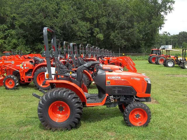 Kubota B3350SU Tractor - Steen Enterprises